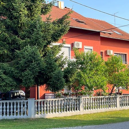 Apartment T&M Zagreb Airport Velika Gorica Luaran gambar